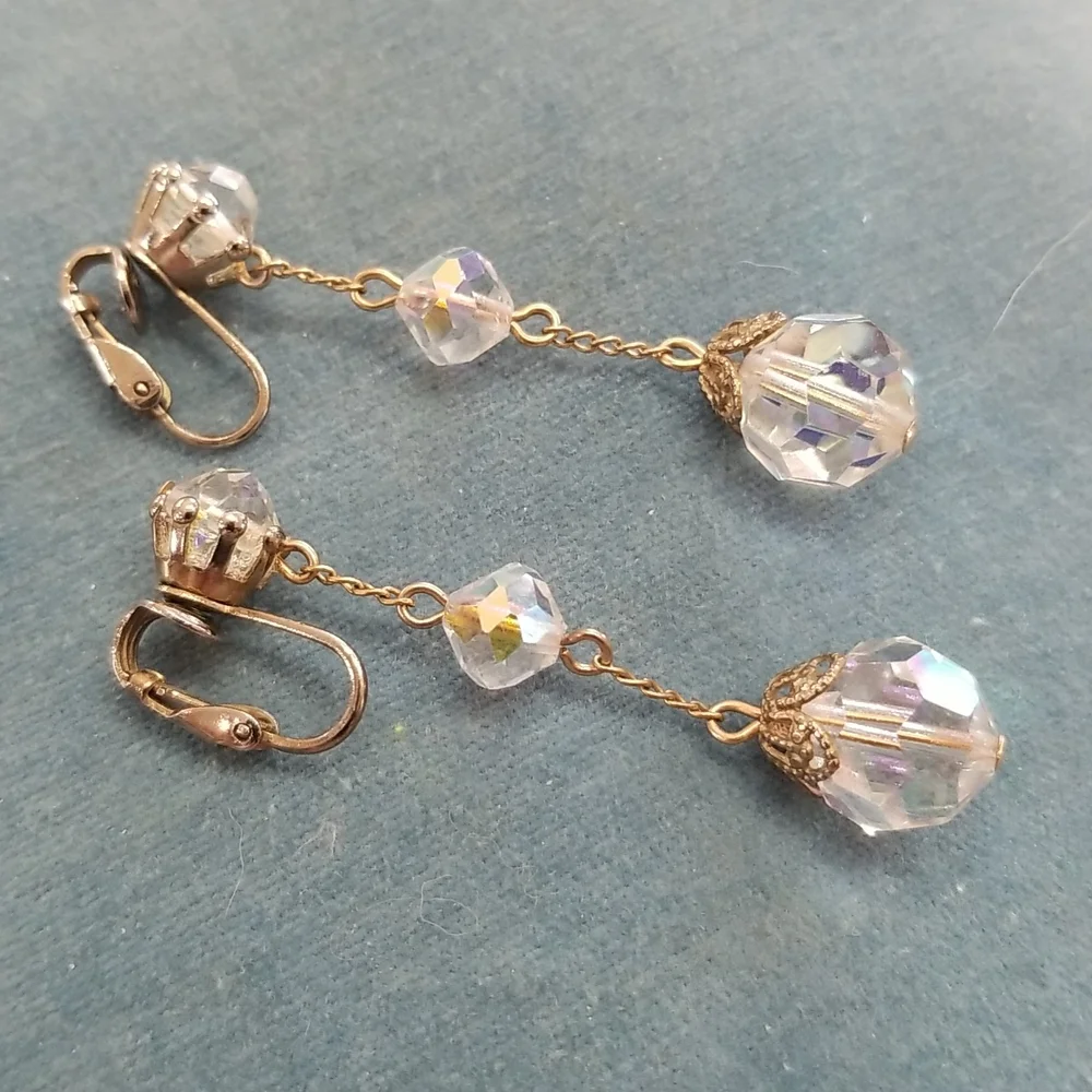 Vtg Gold Lucite crystal drop earrings